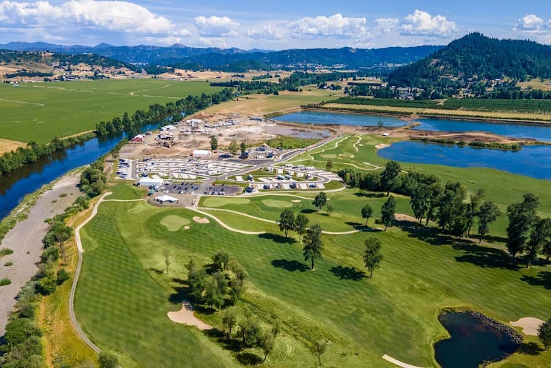 Bar Run Golf & RV Resort Splash Pad in Roseburg, Oregon