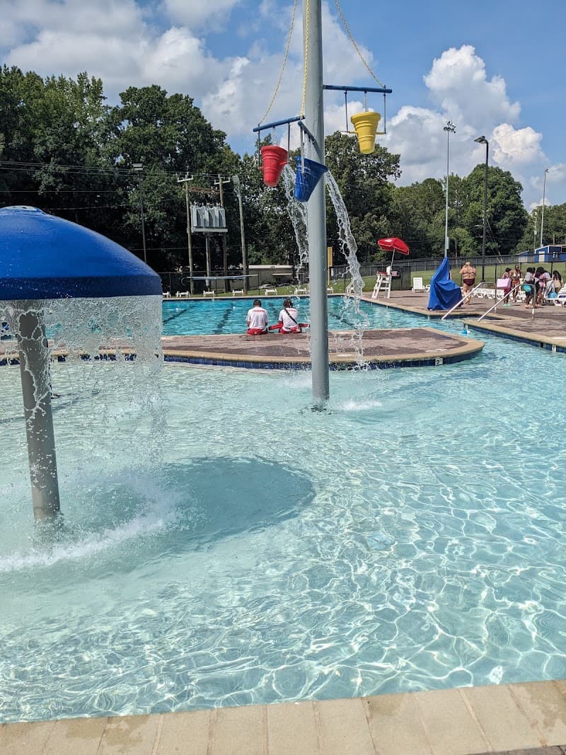 Bray Park Aquatic Facility in Siler City, North Carolina