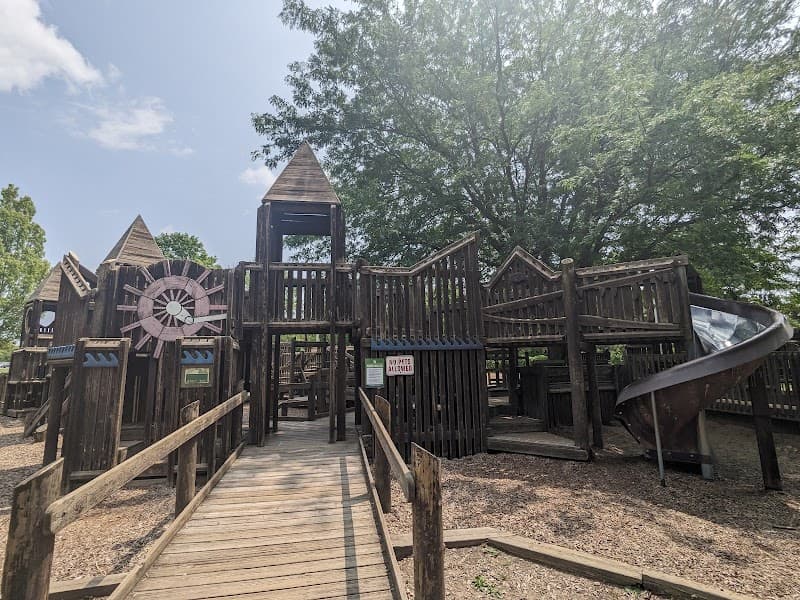 Glen Oak Park Splash Pad in Peoria, Illinois