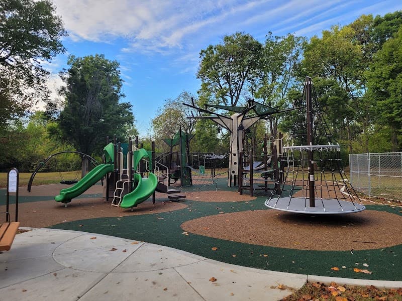 Gustafson Park Splash Pad and Pool splash pad