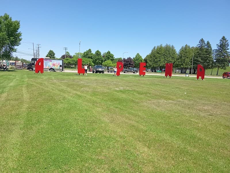 Mich-e-ke-wis Park Splash Park in Alpena, Michigan