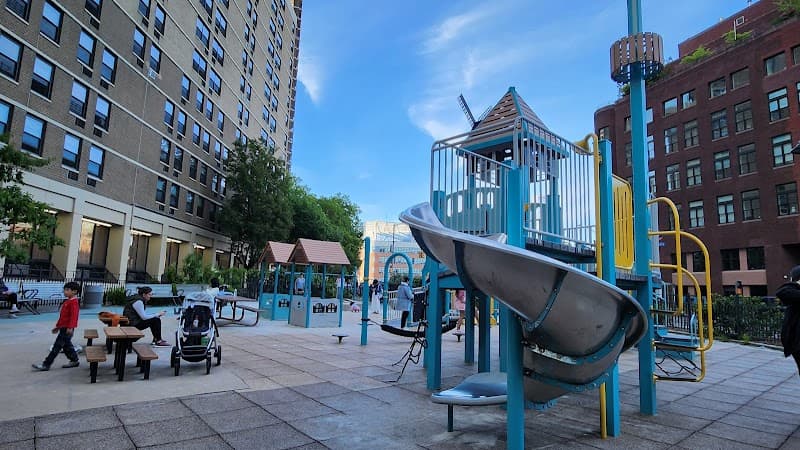 Pearl Street Playground in New York, New Jersey