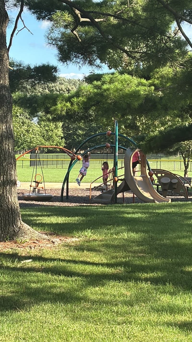 Simmons Park Splash Pad in Aurora, Illinois