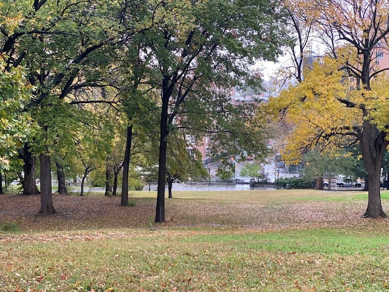 St. Nicholas Park Spray Showers in New York, New Jersey